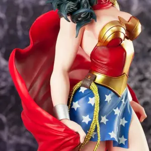 DC UNIVERSE Wonder Woman ArtFX Statue (Reproduction)
